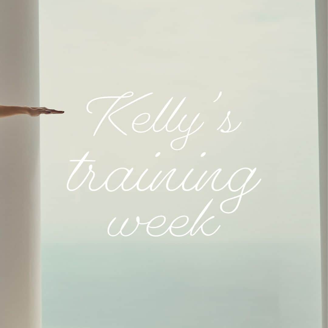 三愛水着楽園さんのインスタグラム写真 - (三愛水着楽園Instagram)「. Kelly's おうちトレーニング WEEK . - Kelly's Lesson2 - 太もも前側の筋肉と骨盤のストレージがおすすめ🧘‍♀️ . #三日月のポーズ 1.四つん這いになって脚を腰幅くらい開きます。 2.上半身を起こし、片方の足を前に出して、膝を90°に曲げる。 3.膝が足より前に出ないよう気を付け、息を吸いながら背中を引き上げ、ゆっくり吐きます。 4.息を吸いながら両手を合わせ天井に向かって伸ばし、できる方は上半身を後ろに反らします。 5.ゆっくり複式呼吸をしながら30秒ほどKEEP! 左右足を入れ替えて行ってください🌴 . 今日もよい1日になりますように..💛 by @kellymisawa  . . . #sanai_resort  #サンアイリゾート  #sanai_resort_ambassador #kellymisawa #おうちトレーニング #YOGA #おうちヨガ #おうちヨガ教室 #ヨガウェア #ヨガポーズ」11月5日 20時58分 - sanai_resort