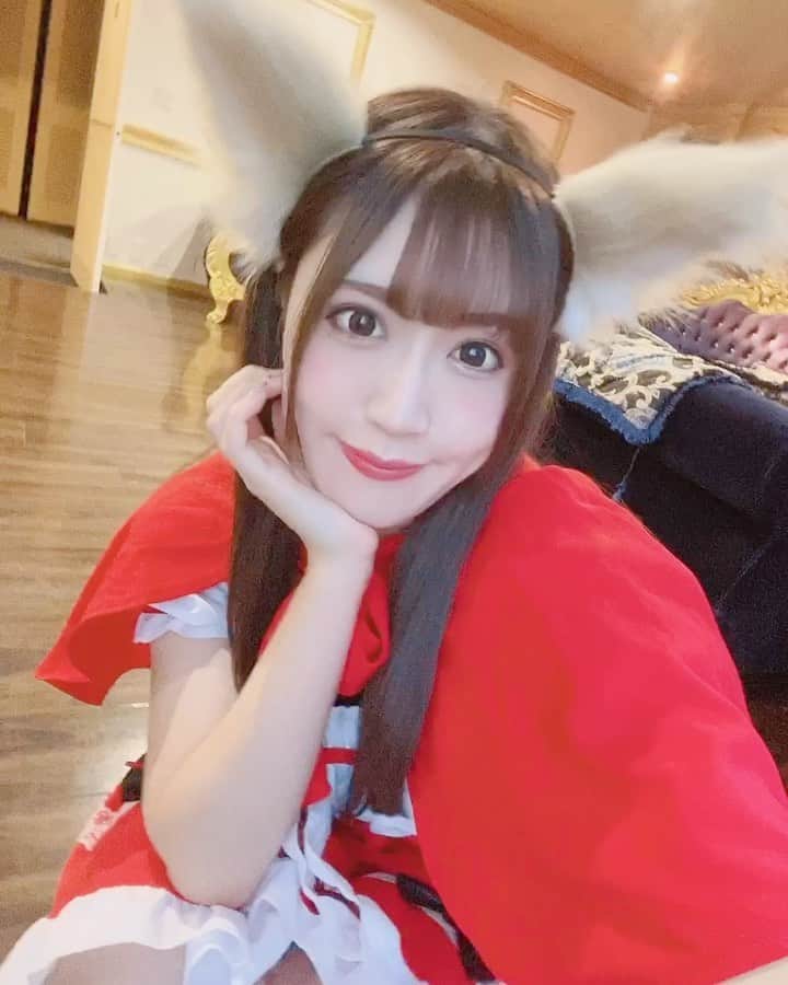 木咲りんのインスタグラム：「* ⋆﻿  ずっと隣に居させてほしい🦊🍼❣️❣️ ⋆ ⋆﻿  * #idol#cosplay#cosplaygirl#japaneseidol#japanesegirl#asiangirls#asianbeauty#アイドル#ハニスパ #ハニースパイス#halloweencostume#ロリ#ロリコン#Halloween2020#ハロウィン仮装#えち#ふともも#コスプレ#コスプレイヤー#コスプレ女子#ハロウィン#ハロウィンコスプレ#赤ずきん#赤ずきんちゃん#粉我#偶像#Halloween#りんぐらむ#맛스타그램#인스타푸드」