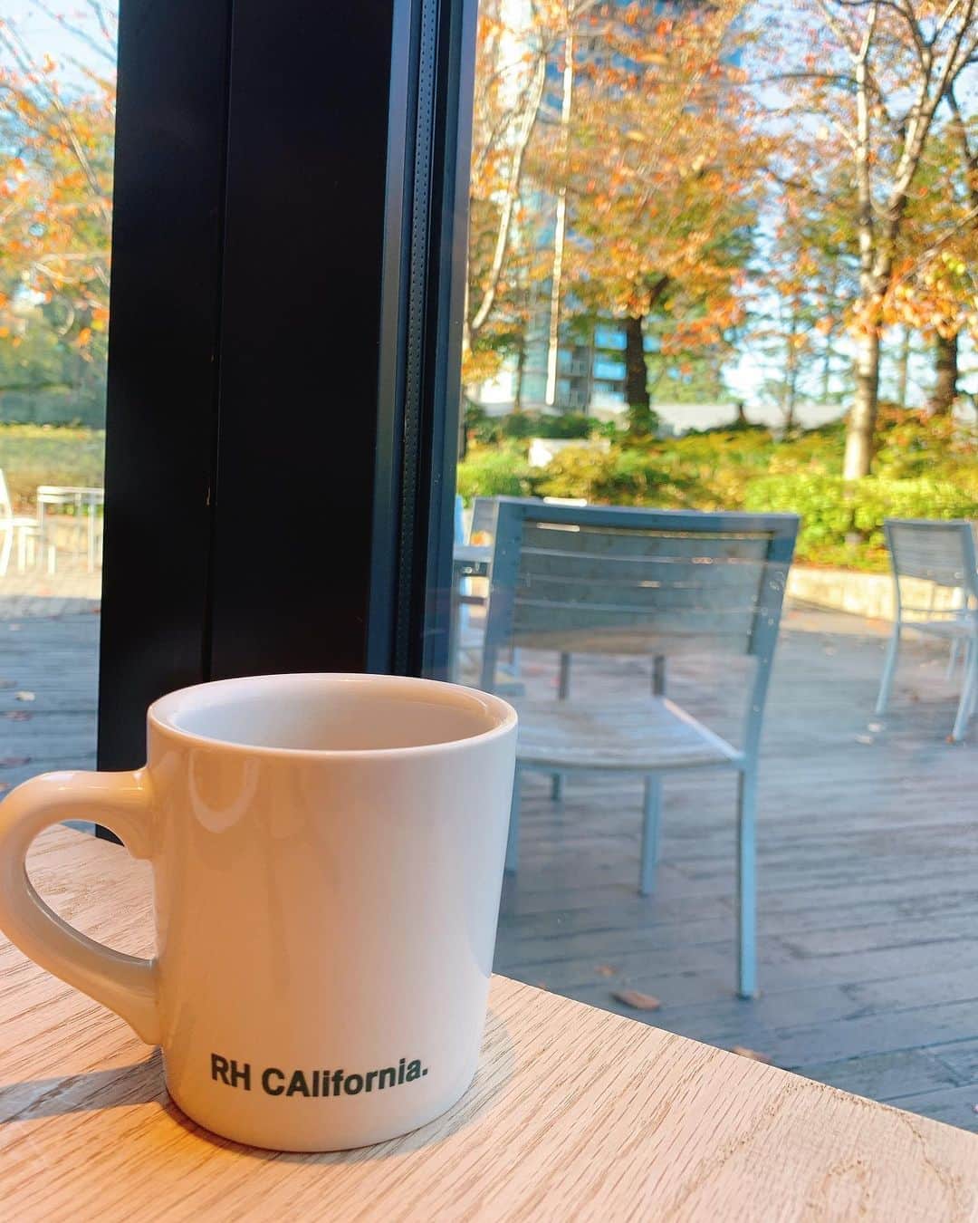 成瀬心美さんのインスタグラム写真 - (成瀬心美Instagram)「🛍 . . 今日はお出かけday♥️ . . 雲ひとつない青空で とても気持ち良かったね！ . 大好きなカフェにも 色々行けて 幸せな1日でした！ . 明日、2人の写真 載せるね😘 . . #shopping #cafe」11月5日 21時11分 - coco3ndazo