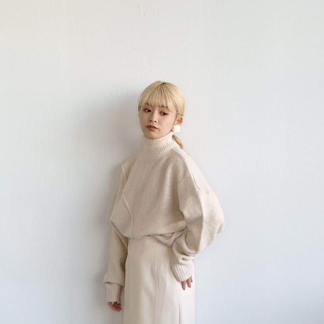 Vannie Officialのインスタグラム：「⠀ ⠀ knit:coming soon ... ♡ ⠀ ⠀ ⠀ #vannie_u#ヴァニーユー #ZOZOでしか買えない⠀⠀ お問い合わせはDMまでご連絡ください‪‪☺︎‬」