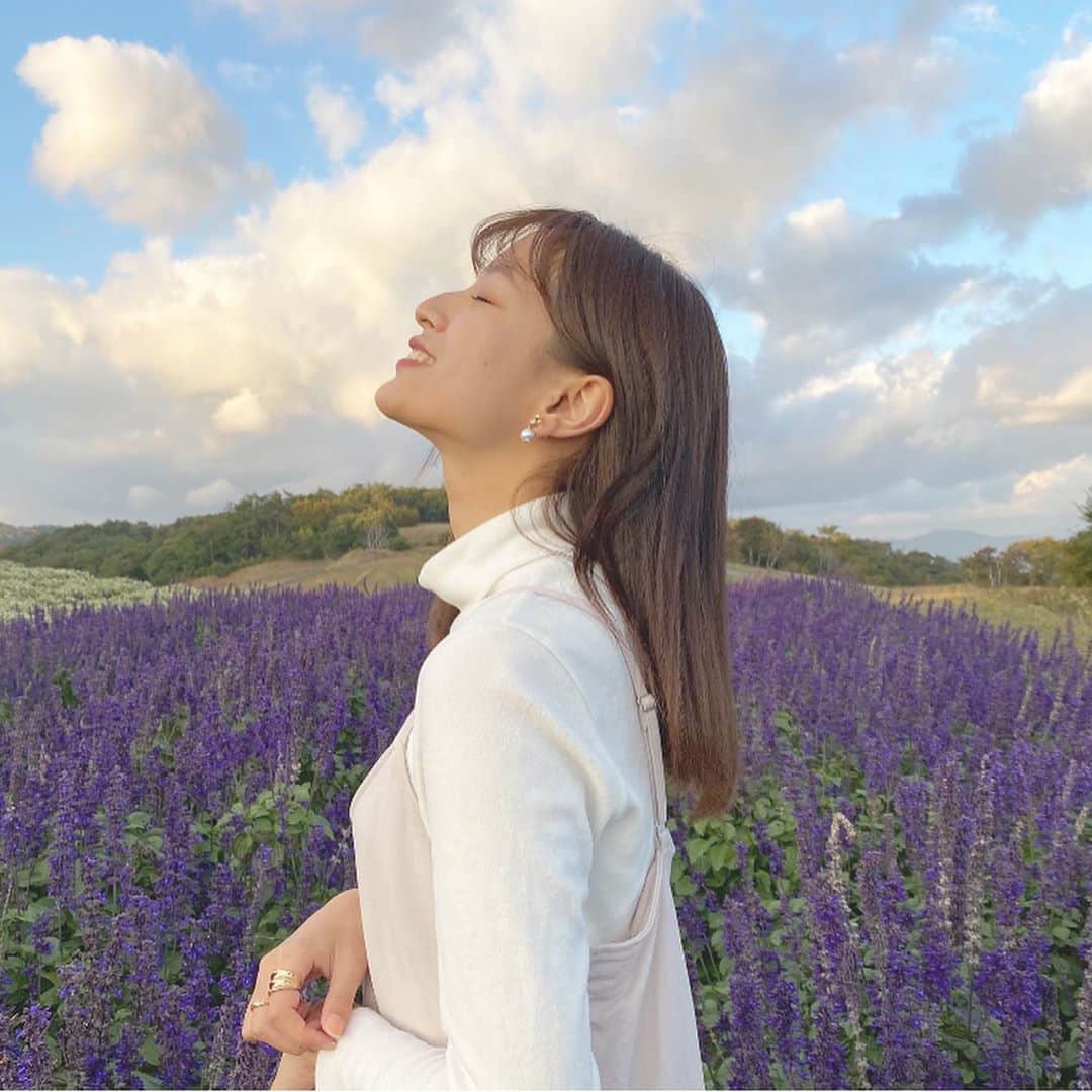 佐藤華純のインスタグラム：「.  【 #お願い 】  佐藤華純の公式LINEを開設しました🌿  2枚目に載せているQRコードをスクショして、LINEにて友達追加してくださいっ🤗  公式LINEでは9日12時からスタートする、グランプリ審査に大きく関わる【毎日投票の情報】や【日常】をUPしていこうと思います！  なので！是非！9日までに！お友達になってね✌🏻🌷  #ミスキャンパス立命館2020 #MCR2020  #立命館 #立命館大学 #京都 #女子大生  #ミスキャン #ミスコン #ファイナリスト  #公式LINE #みんポチ」