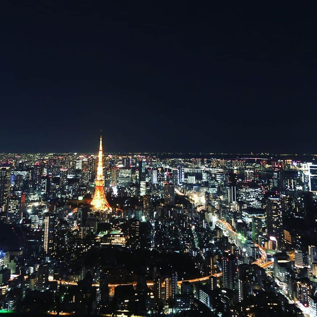 瑛蓮のインスタグラム：「逆に、星空のような東京の夜景です。  #瑛蓮 #星空 #夜景 #東京」