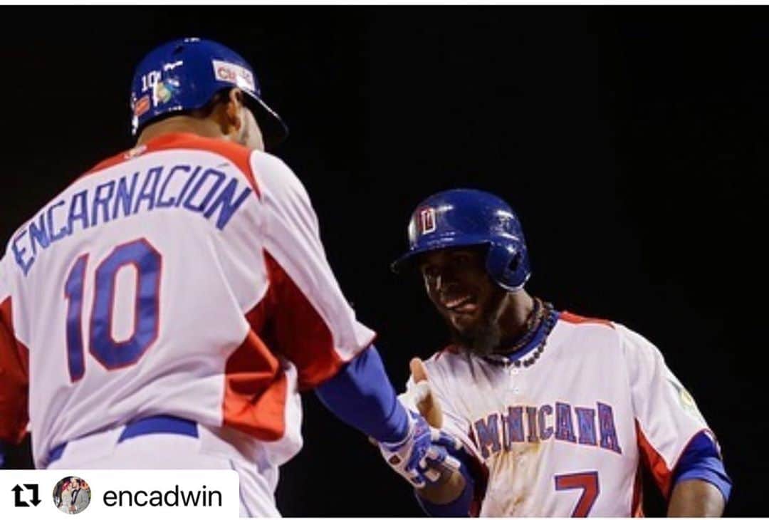 ホセ・レイエスのインスタグラム：「Tanto amor me confunde 👃🏾🤷🏿‍♂️ #Repost @encadwin with @make_repost ・・・ Mi TBT de hoy se lo quiero dedicar a esta persona a pesar de tanto que jode y aveces lo quiero matar,pero lo quiero como un hermano buen estupido #clásicomundial2013 #campeonesinvictos #arribarepublicadominicana」