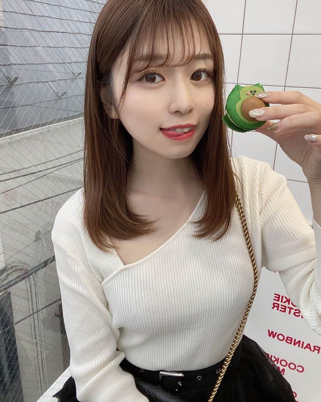 朴木優香里のインスタグラム：「アボカドくん🥑 抹茶味で美味しかった❤︎  食べかけ、、」