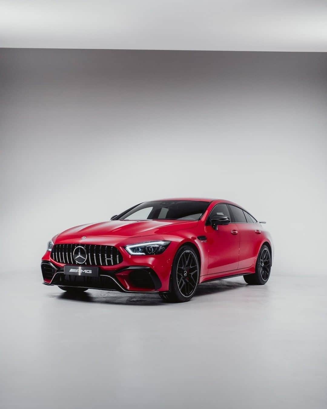 Mercedes AMGさんのインスタグラム写真 - (Mercedes AMGInstagram)「Making-of: The dynamic Mercedes-AMG lineup can now be enjoyed at home in hyperrealism form! Get the AMG Calendar 2021 here: http://amg4.me/calendar2021  #MercedesAMG #AMG #Calendar #AMGMeetsArt #AMGCalendar」11月5日 21時54分 - mercedesamg