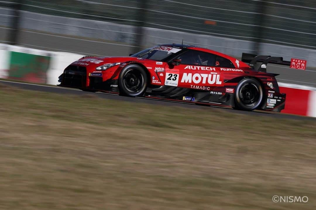 MOTUL Japanさんのインスタグラム写真 - (MOTUL JapanInstagram)「【NISMOの23号車 MOTUL AUTECH GT-R!!!】 . 栃木県のサーキット ツインリンクもてぎで11/7-8にSUPER GT Rd.7が開催されます。 . シリーズも終盤に入り より激しいバトルが繰り広げられるであろうRd.7。 NISMO勢の熱い走り・レース展開にも注目です!! . 写真はRd.6 SUZUKAで松田 次生選手とロニー クインタレッリ選手がドライブし劇的な勝利を飾ったMOTUL AUTECH GT-R!!! 今回の活躍も楽しみ!! . #motul #MOTULJapan #poweredbymotul  #motulautechgtr #motulautech #nismo #nissanmotorsportinternational #gtr #r35 #r35gtr #35gtr #gtrr35 #gtr35 #スーパーgt #gt500 #supergt #gtrnation #モチュールオーテック #モチュール #ニスモ #モータースポーツ好きな人と繋がりたい #レース好きな人と繋がりたい #クルマ好きな人と繋がりたい #車好きな人と繋がりたい #300V #高性能オイル #松田次生 選手 #ロニークインタレッリ 選手」11月5日 22時00分 - motuljapan