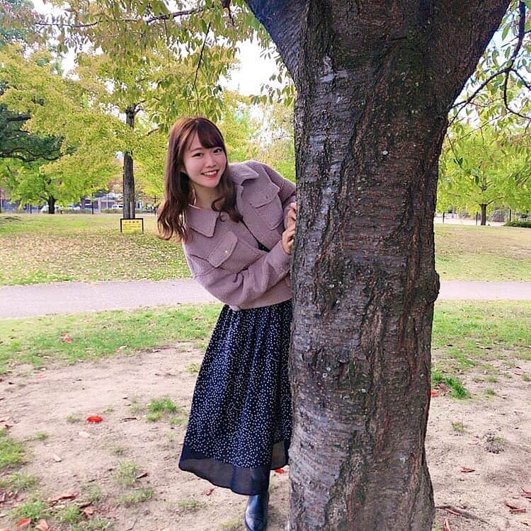 齋藤佳穂のインスタグラム：「秋を感じにぶらり🍂紅葉綺麗でしたよ✨ 皆さんのところはどうですか？？  いよいよ11月9日〜毎日投票が始まります☺️🌷🌷あと4日！！！！  #ミスキャン #ミスコン #公園 #公園コーデ #公園フォト #秋服コーデ #秋冬コーデ #秋 #紅葉 #紅葉🍁」