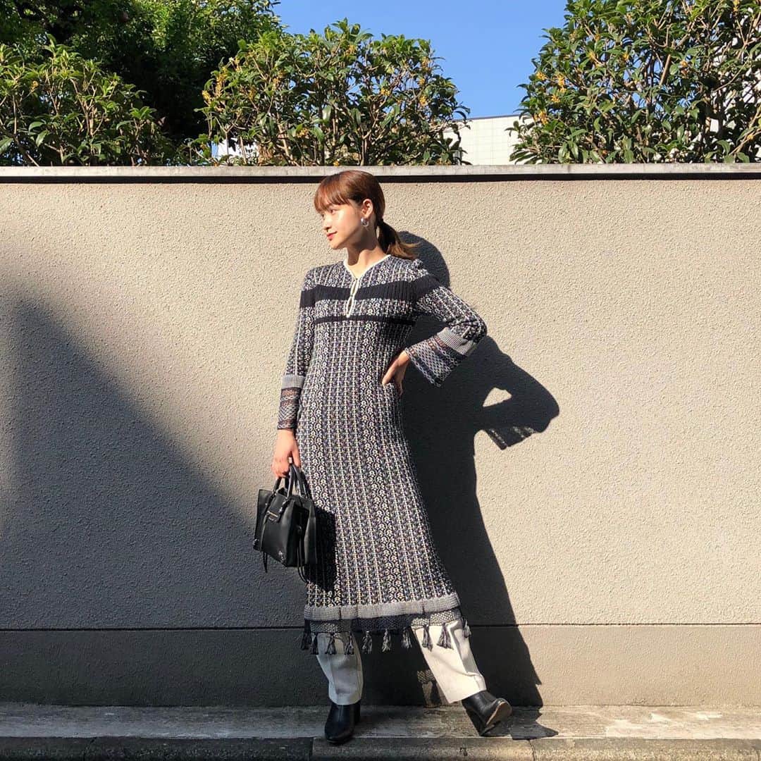 YUMIKO TANAHASHIのインスタグラム：「もう上着ないと寒いです…。 日中も寒いよね…。  #outfit #ootd」