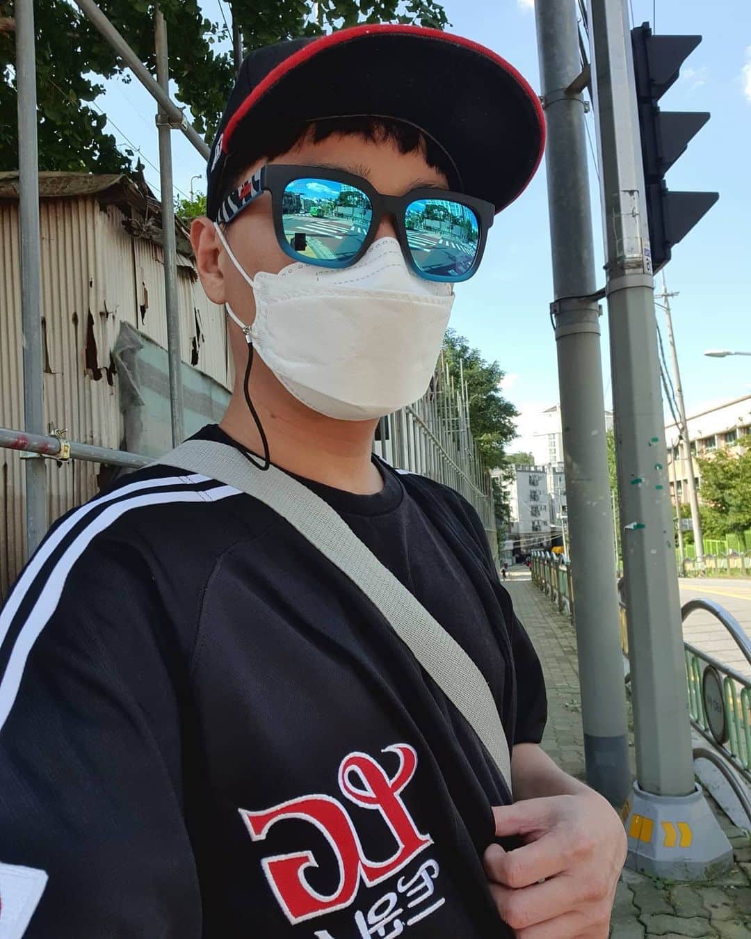 ホ・ジョンミンのインスタグラム：「비록 준플 탈락이지만 시즌동안 상위권 유지해줘서 주변인들 앞에서 야구얘기 나오면 어깨에 힘주고 깝칠수 있어서 행복했음 뭐 이정도로도 훌륭히 잘해줬음 안녕 야구 안녕 용택이형 #무적엘지」