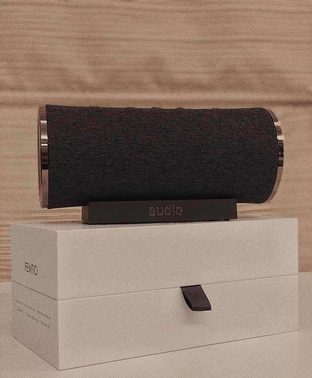 周凱翔のインスタグラム：「Thank you @sudio for this amazing wireless speaker!! If you want one of these go ahead and purchase it at www.sudio.com. Don’t forget to use my  code “NOVEMBER” and get up to 35% discount on any of the products worldwide!!! Plus~ SUDIO Sweden is having an exclusive 2020 Single Day promo (5-11th November only) which you will get Free Gift Wrapping, Free Delivery Worldwide and also 3 years warranty when you sign up for Sudio Sphere.   . . . . . . . #sudio #sudiosweden #sudiomoments #1111sale」