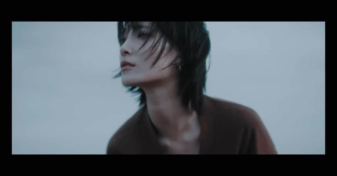 吳子霏（Ellen Wu）のインスタグラム：「﻿ 「只為了往有你的方向前進」﻿ ﻿ @tizzybacofficial﻿ @ouchelun﻿ @yaochunyao﻿ @flywu_who ﻿ 孝慈﻿ ﻿ YouTube｜Tizzy Bac｜ #穿越光年的孤獨﻿ https://youtu.be/an0X7GTmxiI」