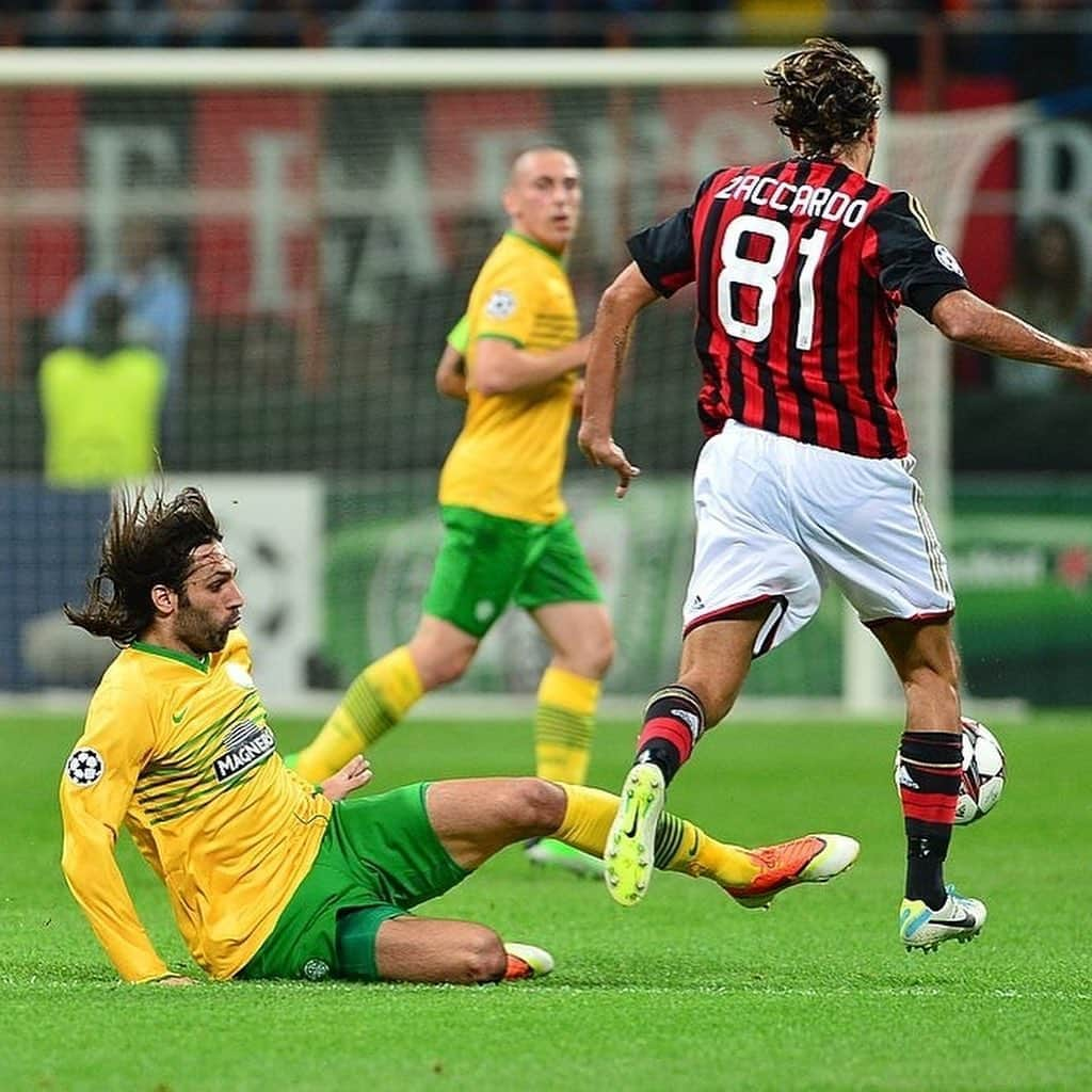 クリスティアン・ザッカルドさんのインスタグラム写真 - (クリスティアン・ザッカルドInstagram)「❤️🖤 @acmilan @championsleague #memories #MilanCeltic #tbt #Milan #Celtic #Samaras #VanDijk #soccer」11月5日 22時32分 - cristianzaccardo