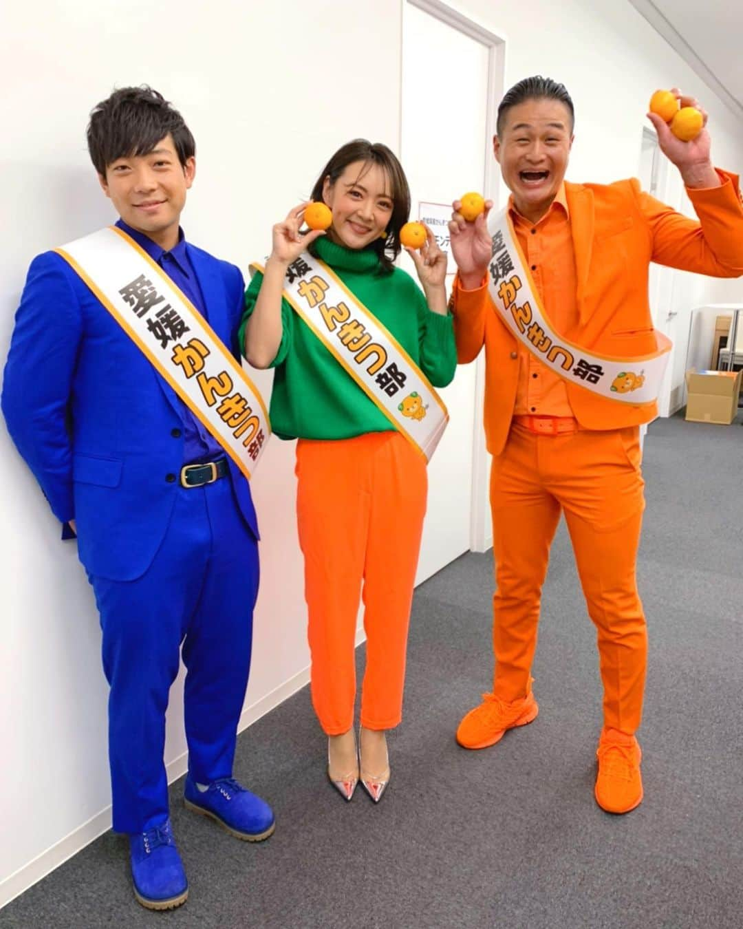 みかんさんのインスタグラム写真 - (みかんInstagram)「愛媛県産かんきつPRのイベント🍊 大好きな地元のPRが出来て本当楽しかった❤️ かんきつ部と言ってティモンディの高岸さんがキャプテン、前田さんが部長、私がマネージャーに就任させて頂きこれからしっかりかんきつのPRをしていきますよ〜🍊 PRしだすと愛媛愛が溢れて止まらなくなっちゃう🤣柑橘についてもみんなに知ってもらいたいのでまた投稿するね👍 とりあえずこれだけ言わせて❤️ 今年の愛媛県産のみかんの出来も甘くて上出来🍊是非、食べてもらいたいです🥰 今日は自前の衣装だけど、この衣装にして良かった💚🧡💚🧡💚 🍊かんきつ王国愛媛県🍊 これからも応援よろしくお願いします🤲 #愛媛県産かんきつPRイベント #かんきつ部 #愛媛県 #かんきつ生産No.1 #40種類以上のかんきつ #ティモンディ #ものまねみかん #かんきつ部マネージャー」11月5日 22時38分 - mikan02241984