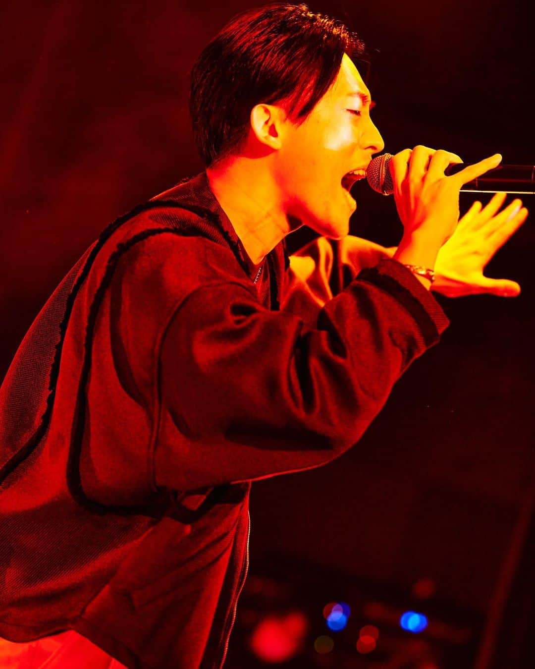 KEN THE 390のインスタグラム：「全40曲、怒涛のベストライブでした！ 皆さんありがとう！  配信ではアーカイブ1週間あります📺 #kenthe390_besttour」