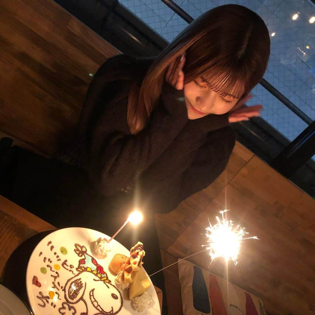 さきのインスタグラム：「ちはちゃんお誕生日おめでとう🍻いつかお手紙書くからここではあんま言わないでおくねぇえ、いつもありがとう( '֊' )！これからもよろしくねえ！！  #ちはるが産まれた日 #いいこに育ちました  #ぢはる」