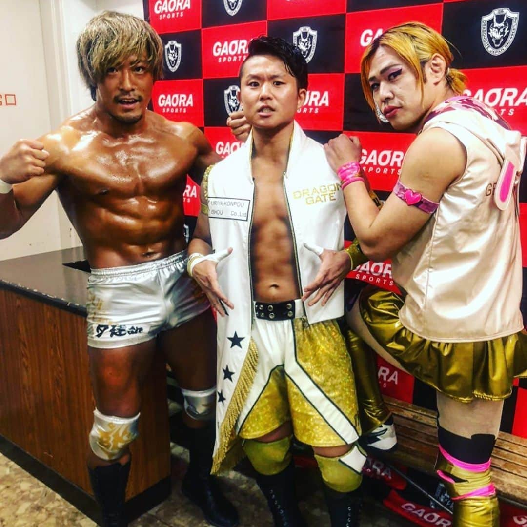 中村風太のインスタグラム：「後楽園ホール大会  第5試合　1/45  ★闘龍門 vs DRAGONGATE  ドラゴン・キッド 近藤修司 Kagetora ✖️ vs Ben-K ヨースケ♡サンタマリア U-T ⭕️  （16分35秒　パシオン）  U-Tの勢いは止められない！ DRAGONGATE世代の勝利！  #dragongate #dragongatenetwork #prowrestling #ben_k #workout #筋肉 #筋トレ #tanning #日焼け #日サロ #黒肌 #黒肌男子 #東京 #後楽園ホール」