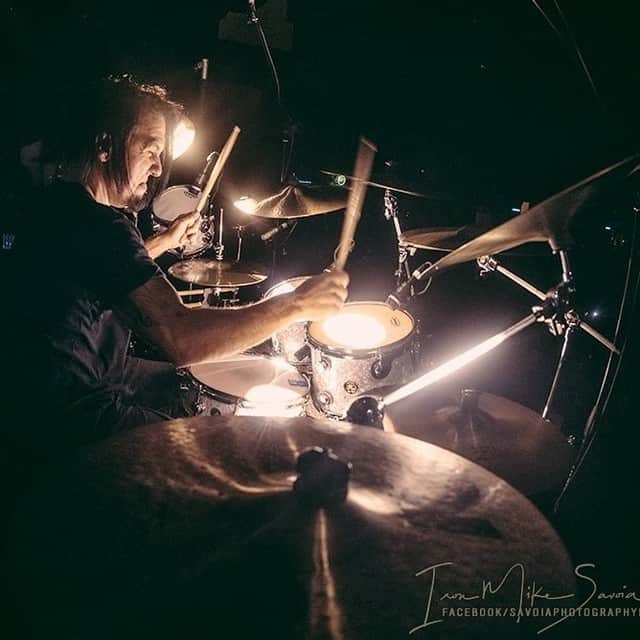 Queensrycheさんのインスタグラム写真 - (QueensrycheInstagram)「#tbt🔙📸 - Casey Grillo at Lucky Eagle Casino in Rochester, WA 2017 (photo credit Savoia Concert and Event Photography) #queensryche #throwbackthursday #caseygrillo #case #drums #kickassdrummer #talented #dwdrums #greatguy #lovesrychers #wemissyouall #hopetoseeyouallagainsoon」11月5日 23時13分 - queensrycheofficial