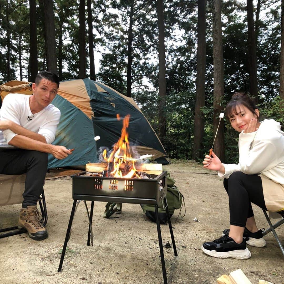のインスタグラム：「明日、11月６日放送の　「ジモト応援!福岡つながるニュース」で　今はやりの　ソロキャンプをなぜか２人でやってきました！　（笑） 是非見てね。  JCOM福岡のスタッフさんからもとても嬉しいサプライズが！　  #jcom福岡 #福岡つながるnews #ソロキャンプ」