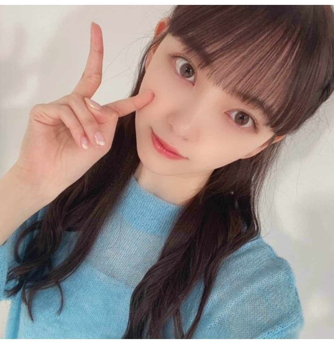 堀未央奈のインスタグラム：「#煌めく背中 乃木坂46 堀未央奈 公式ブログ 2020/11/05 19:36  先日、白石さんの卒業コンサートが ありました。 そしてかなさんの卒業もありましたね。  ずっと乃木坂46を 引っ張ってきてくださったお二人の卒業は 時の流れを強く感じて ただただ寂しく、でもお二人の新しい道を 応援したい気持ちと今までたくさんの背中を 見せてくださったことへの感謝の気持ちで溢れました。  そして、最後までかっこよくて 美しくてステキな先輩でした！ 今まで一緒に過ごした時間は 記憶の宝物にして、私も前へ進んでいこうと思います。  本当に、本当に、お疲れ様でした☺ 新しい道でも頑張ってください☺　だいすきです❤  もう11月ですね、、 早いです。 歌番組ラッシュ楽しみたいと思います。  みなさんも体調には気をつけて 年末を迎えてくださいね^ - ^  ん。  頑張るしかないのよ。人生。  でははは  http://blog.nogizaka46.com/miona.hori/smph/2020/10/058660.php #堀未央奈 #HoriMiona #みおな #乃木坂46 #2期生 #岐阜県 #東京 #ピース」