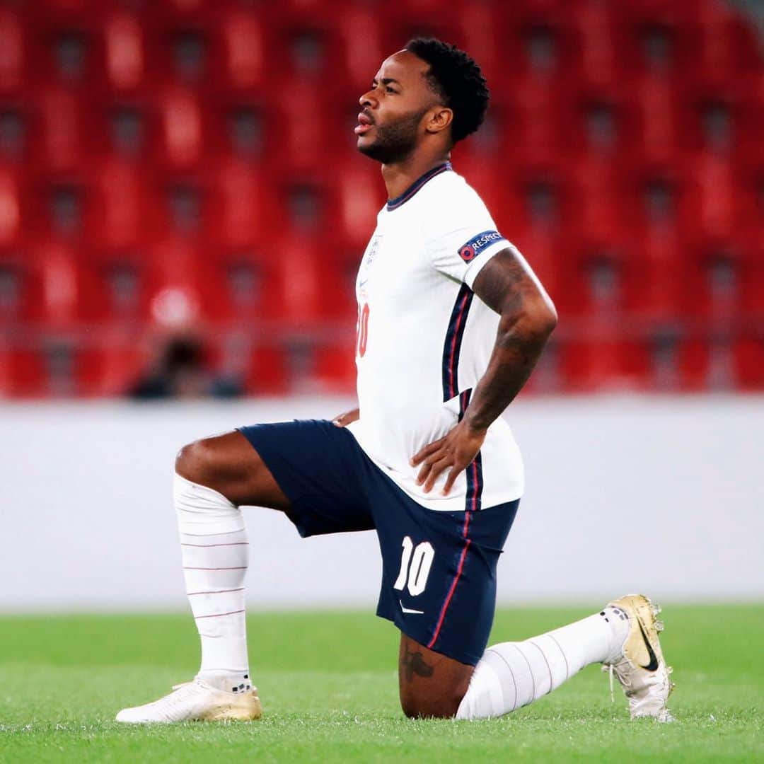ラヒーム・スターリングのインスタグラム：「Back at it 🦁🦁🦁」
