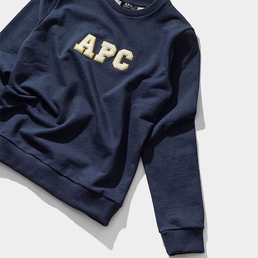 アーペーセーのインスタグラム：「A.P.C. F/W 2020⠀ ⠀ Malcolm sweatshirt in heather navy blue.⠀ ⠀ Available in stores and at apc.fr⠀ ⠀ Regram @peggsandson ⠀ ⠀ #APC #APCFW20 #MyAPC」