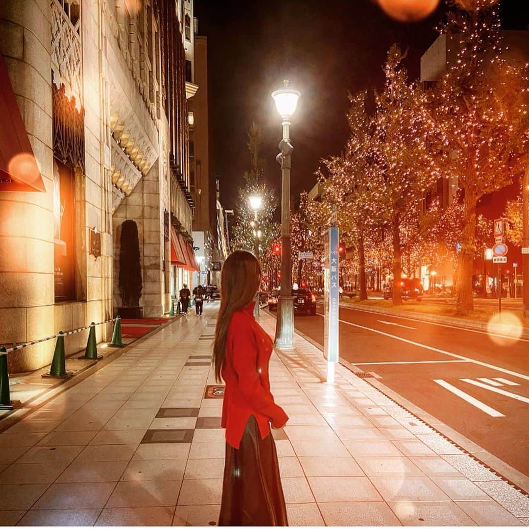 鈴木絢子さんのインスタグラム写真 - (鈴木絢子Instagram)「・ ・ 【御堂筋イルミネーション2020】 東京→大阪 今週は関西🤗 ・ 仕事の模様を関西の番組で、 取り上げていただけることになりました💎✨ ・ さつまいもシーズン真っ只中ですが、、🍠 12月ももうすぐ！ ジュエリー的にはクリスマス商戦🎁 ・ #自分へのご褒美ジュエリー #特別なプレゼントジュエリー ・ いろんなシーンに対応するジュエリーを、 高品質かつリーズナブルに！ 幅広いラインナップで備えたいと思います✊✨ ・ #楽天1位 #ツノジュエリー  リング一覧はコチラ↓↓🦌✨ https://item.rakuten.co.jp/tsunotokyo/c/0000000100/ ・ ・ ・ #御堂筋イルミネーション #大阪光の饗宴 #イルミ #ライトアップ #さくら色 #大丸前 #クリスマスプレゼント #ツノジュエリー #ダイヤモンド #ジュエリーコーディネーター #さつまいものチーズがけ #さつまいもとシャンパン #illumination #xmas #💍 #🍷」11月5日 23時22分 - ayako_suzuki810