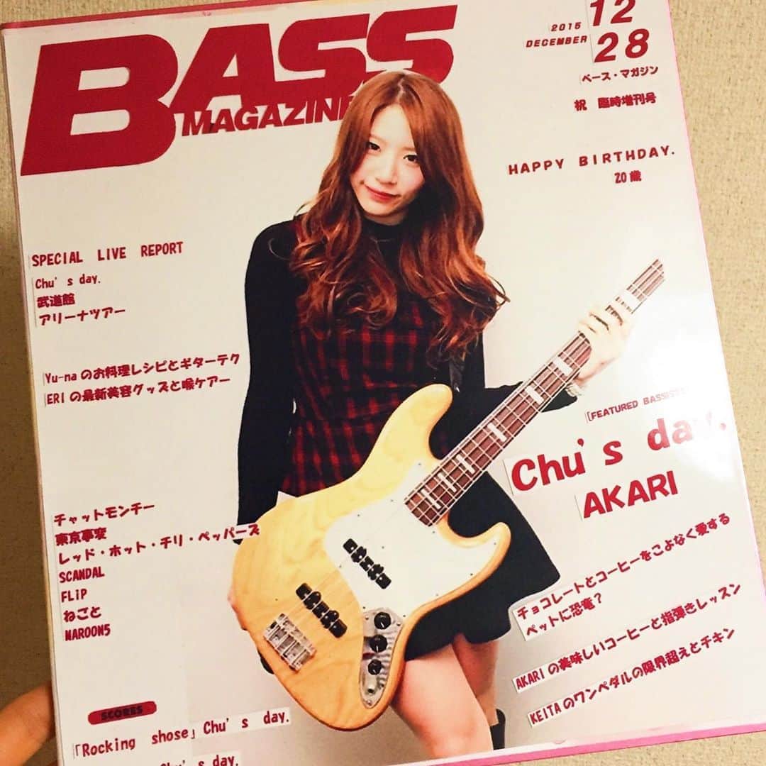 AKARIのインスタグラム：「ファンの方が作ってくれた ベースマガジン ♡ . #いいりんごの日 🍎 . . . . #dailylook #fashion #ootd #music #musician #bass #bassguitar #acdc  #bassist #japanesegirl #japan #follow #pink #koreanfashion #bassgram #groove #slapbass #basssolo #YouTube #youtuber #bass #ベース #ベース女子 #red #akaちゃんねる　#bassgirls #ベース弾いてみた」
