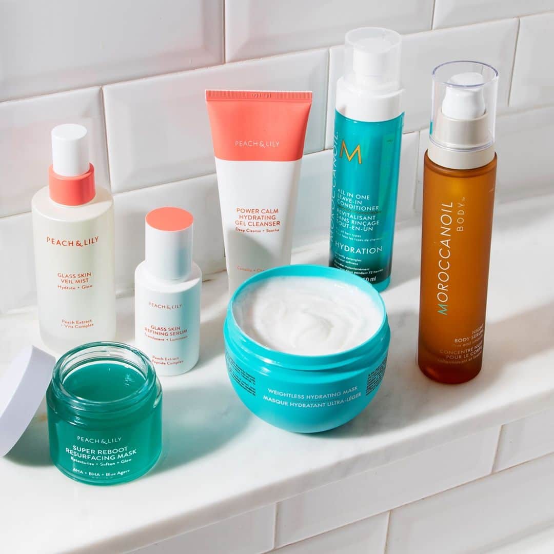 Moroccanoilさんのインスタグラム写真 - (MoroccanoilInstagram)「NOW CLOSED: #Selfcare Giveaway Treat yourself to an opportunity to de-stress and take a well-deserved breather. We've partnered with our friends @PeachandLily to put together the ultimate self-care kit. Win and you could be soothing yourself with #glassskin and nourishing hair care valued over $500. Here's how to enter. ✨Follow both @PeachandLily and @Moroccanoil on Instagram ✨Comment below with your favorite colored heart to share the love😍  Winners will be randomly selected from eligible entries. Entries are eligible through 11/8/20 at 9 pm EST. One winner will be selected from Moroccanoil and one winner will be selected from Peach and Lily. Winners will receive the following from Moroccanoil: Intense Hydrating Mask, Restorative Hair Mask, Weightless Hydrating Mask, Smoothing Mask, All in One Leave-in Conditioner, and Night Body Serum. From Peach and Lily winners will receive: Power Calm Cleanser, Glass Skin Serum, Lily Matcha Pudding Antioxidant Cream, Pure Beam Luxe Oil, Glass Skin Veil Mist, Pure Peach Retinoic Eye Cream, and Super Reboot Resurfacing Mask.  Click the link in bio for full terms and conditions.」11月6日 0時00分 - moroccanoil