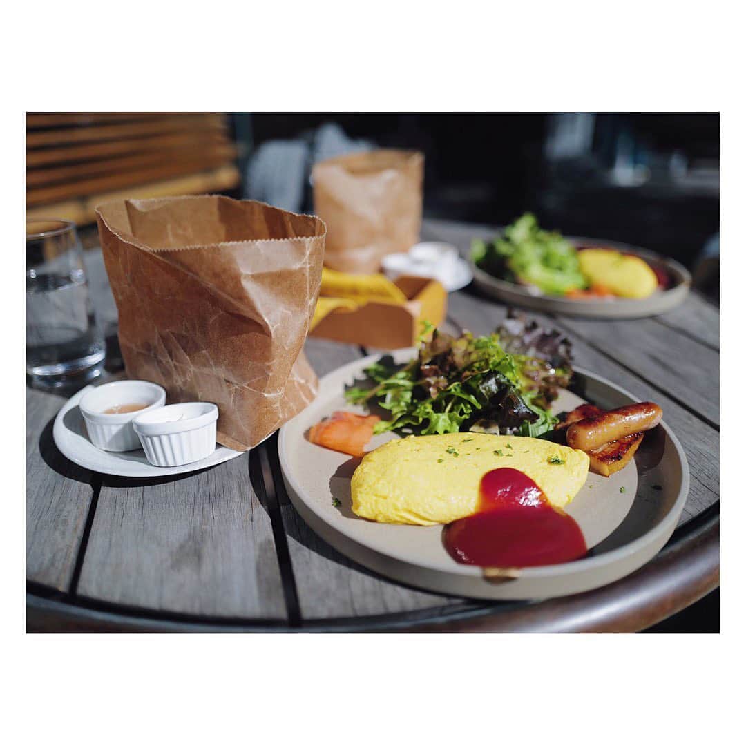 のインスタグラム：「今日は12/20にcloseとなってしまう CLASKAにて English breakfastでstart.  ふわふわのオムレツと バターたっぷりのクロワッサンが 最高だった✨  close前にもう一度食べたい！  #claska #目黒 #リノベーションホテル #hotel #ホテル #モーニング　#朝活」