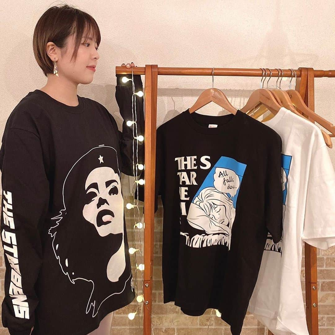 日高央さんのインスタグラム写真 - (日高央Instagram)「明日の16時からバンドキャンプ・フライデーでTシャツ3種類通販開始なんだな👕👚🎽🧐🗯  #BandcampFriday #November #4PM #Nov6 #GuevaraGirl #LongSleeve #PopArt #BlackAndWhite #Lets #Stay #Wearing #BandTee #Forever #and #StayPunkForever #with #bandcamp #CheGuevara #RoyLichtenstein #BlackFlag #TheStarbems  https://thestarbems.bandcamp.com/merch」11月6日 0時04分 - hidakatoru