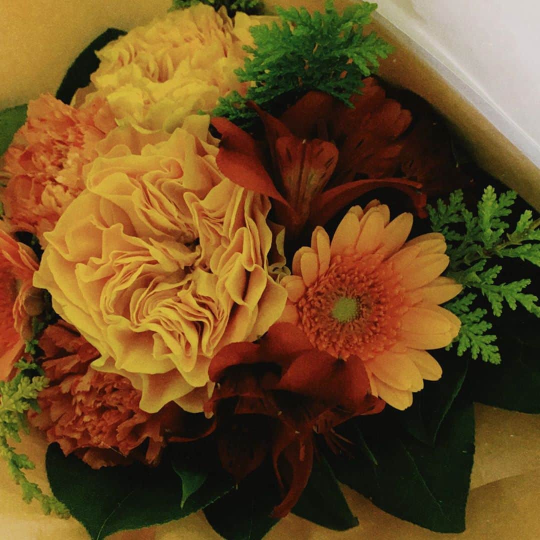 三橋栄香のインスタグラム：「🎂💐」