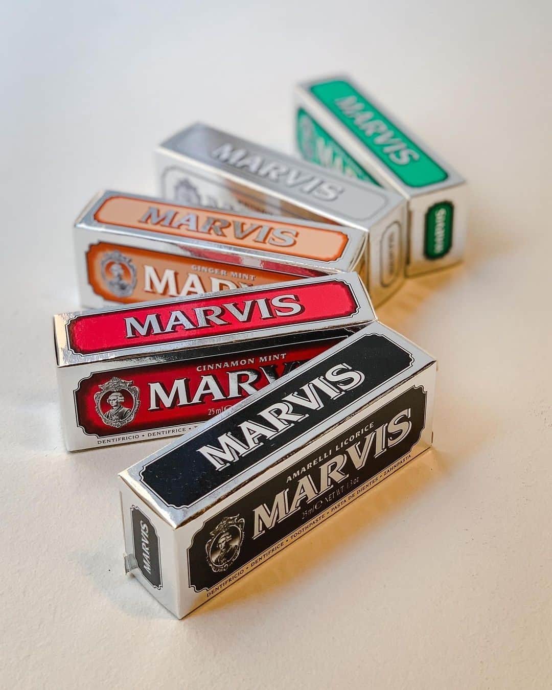 Marvis®️ Official Partnerさんのインスタグラム写真 - (Marvis®️ Official PartnerInstagram)「Keep the smiles minty-fresh! What flavor are you brushing with today?⠀⠀⠀⠀⠀⠀⠀⠀⠀ .⠀⠀⠀⠀⠀⠀⠀⠀⠀ .⠀⠀⠀⠀⠀⠀⠀⠀⠀ .⠀⠀⠀⠀⠀⠀⠀⠀⠀ .⠀⠀⠀⠀⠀⠀⠀⠀⠀ .⠀⠀⠀⠀⠀⠀⠀⠀⠀ 📸 @coiffuresteff」11月6日 0時15分 - marvis_usa