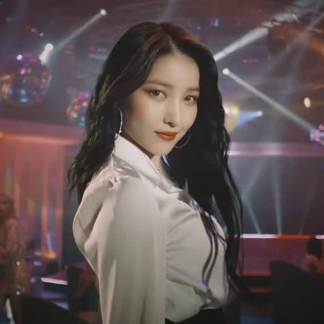 ソウォンさんのインスタグラム写真 - (ソウォンInstagram)「201106 ; MAGO MV Teaser - Screencaps #여자친구 #소원 #GFRIEND #SOWON — >> LINK IS ON MY BIO <<」11月6日 0時25分 - sowonation