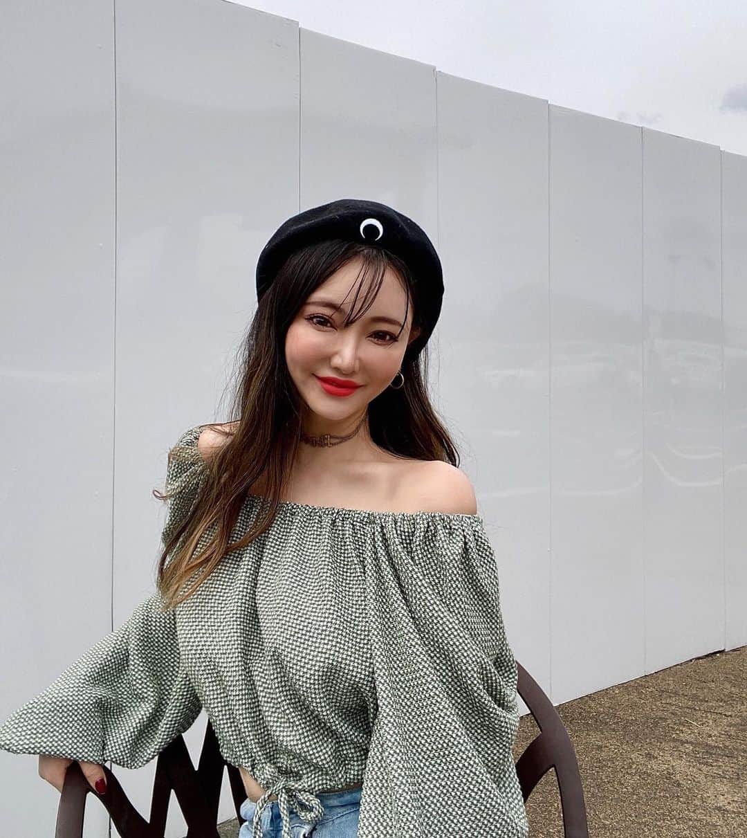 クリスティン・ウェイのインスタグラム：「Valmuer 2020AW is online  #ootd #fashiongram #fashionstyle #ootd #cwfashion  #christinewei #クリスティンウェイ #valmuer #ヴェルムーア」