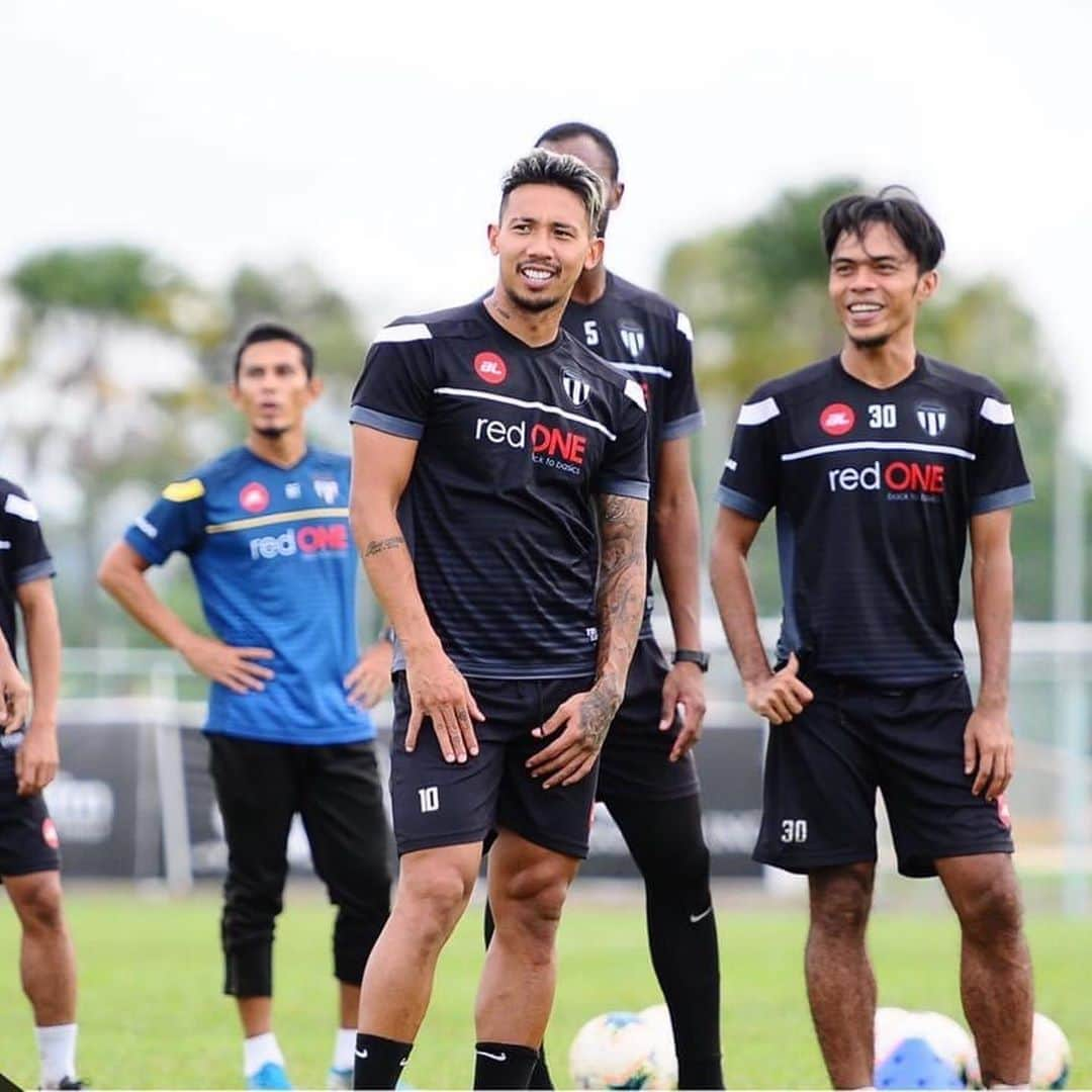 鈴木ブルーノさんのインスタグラム写真 - (鈴木ブルーノInstagram)「Training ⚽️」11月6日 0時32分 - cbruno_7