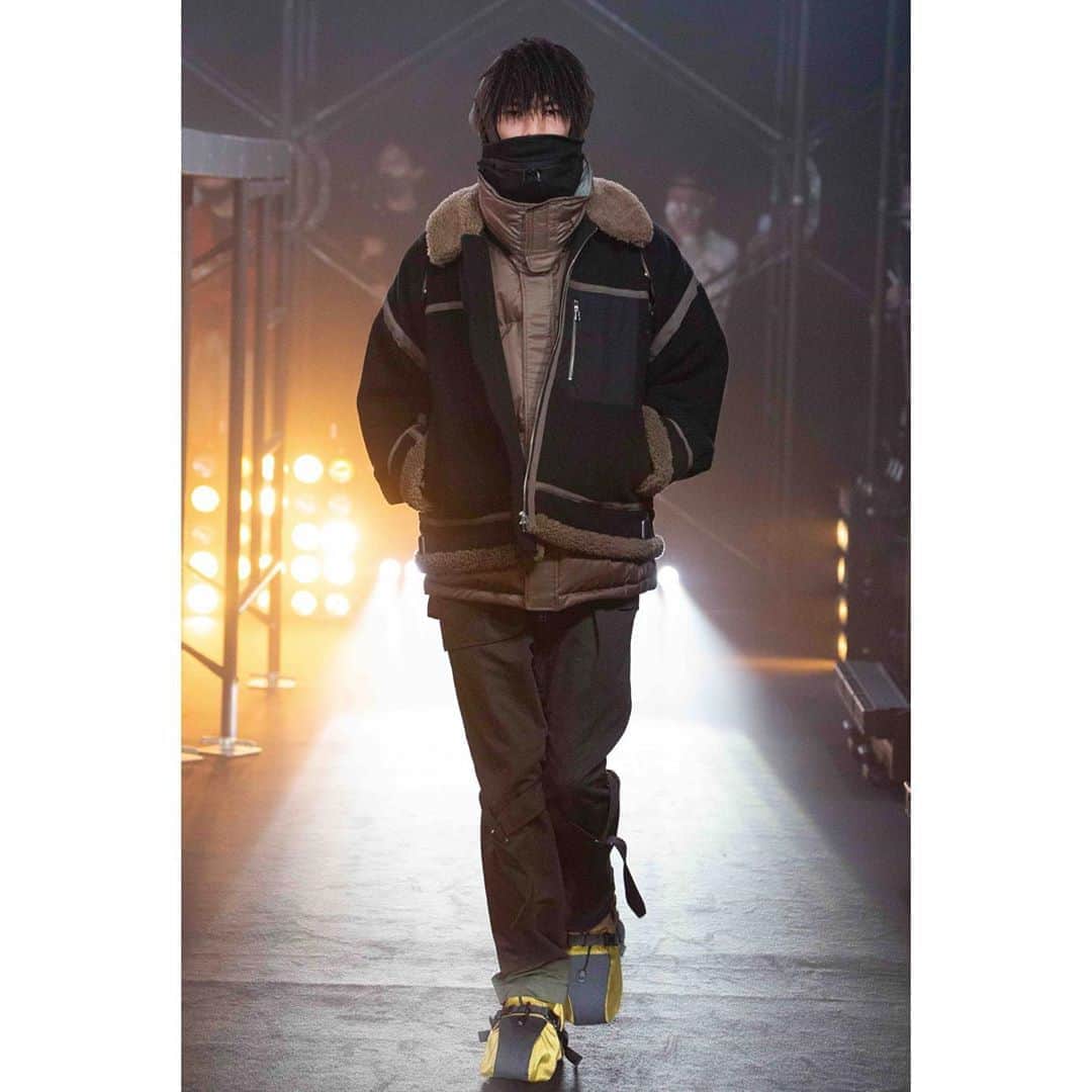 ミーンズワイルのインスタグラム：「[SS21 Collection “ERROR”]  Designer: Naohiro Fujisaki @naohirofujisaki (meanswhile) Stylist: Masataka Hattori @masataka_hattori  Make-up: Nobuko Maekawa @nobukomakeup  Hairdresser: Hori @hori_0227 (Be natural)  Press: Taisuke Nakamuro @taisuke_nakamuro (muroffice Promotion Planning)  Tetsuya Shimada @shimadaccho (muroffice Promotion Planning)  Tatsutomo Sakuragi @zon_sakuragi (muroffice Promotion Planning) Homare Ito @h____m____r (muroffice Promotion Planning) Public Relations: Nozomu Tanaka @tanakanozomu (Revolution PR) Norimasa Shirai @shirainorimasa  Sales: Akira Kudo @tetsurarara    Yuki Ogura @yuukiogura   Music by D.A.N:  @d.a.n._official Daigo Sakuragi @daigoos  Jinya Ichikawa #jinyaichikawa Hikaru Kawakami @kawakamiteru   Show Direction: Tatsuhiko Kataoka @tatsyche (bon) Show Direction Assistant: Yume Kugo #yumekugo (bon)」