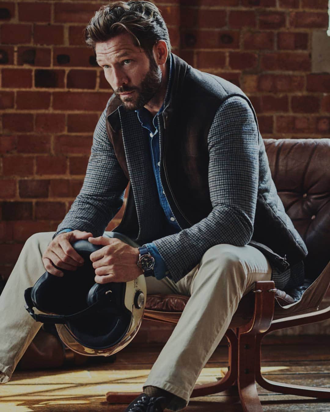 ハケットのインスタグラム：「Get prepped for the week ahead with built-to-last pieces that you can wear anywhere, anytime. #STAYHackett」