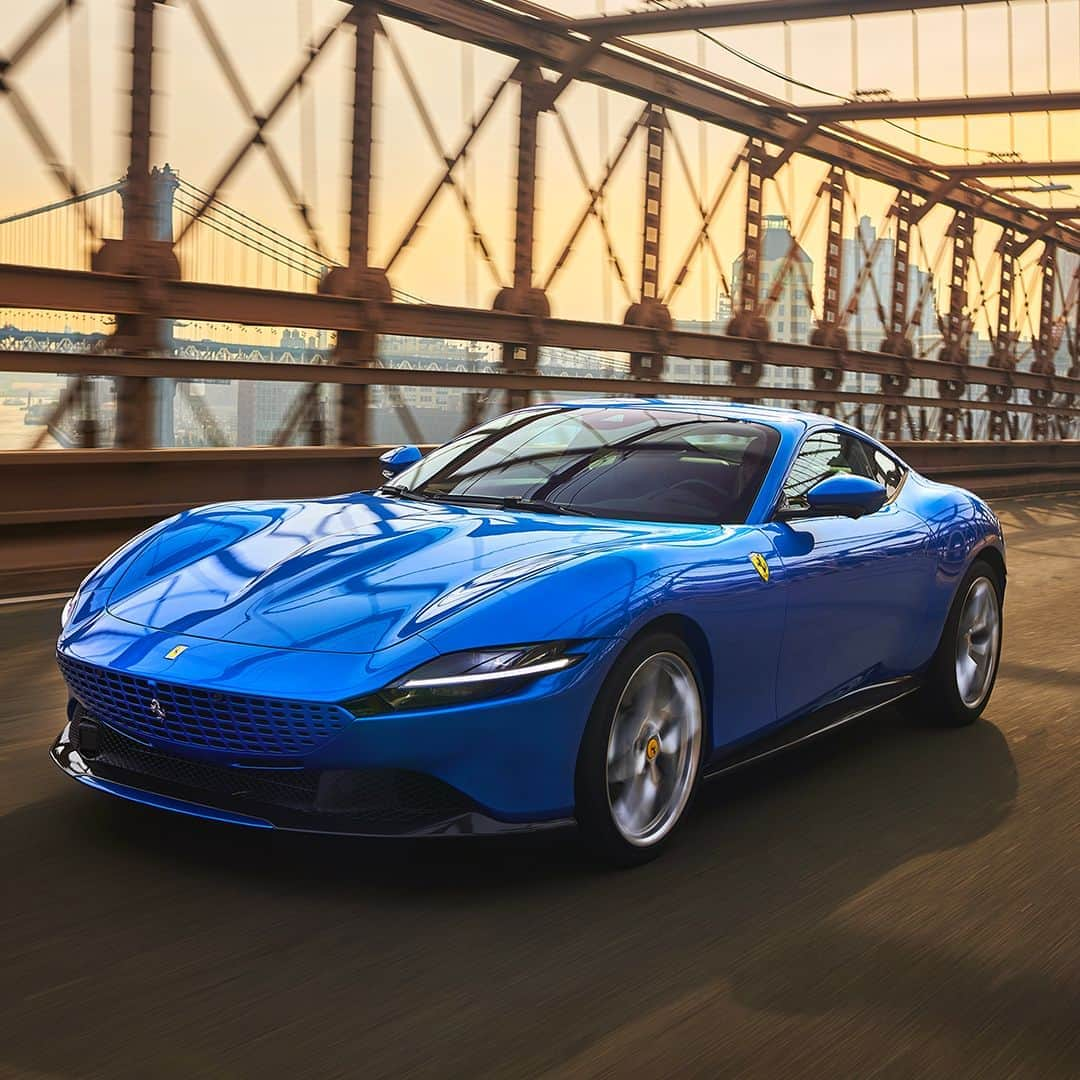 フェラーリさんのインスタグラム写真 - (フェラーリInstagram)「An unmissable appearance: the #FerrariRoma brings #LaNuovaDolceVita on an elegant adventure in #NewYorkCity. Pure performance is encapsulated in the model’s minimal forms, thanks to a turbo-charged V8 capable of reaching 620 cv at 7500 rpm. #Ferrari」11月6日 1時01分 - ferrari