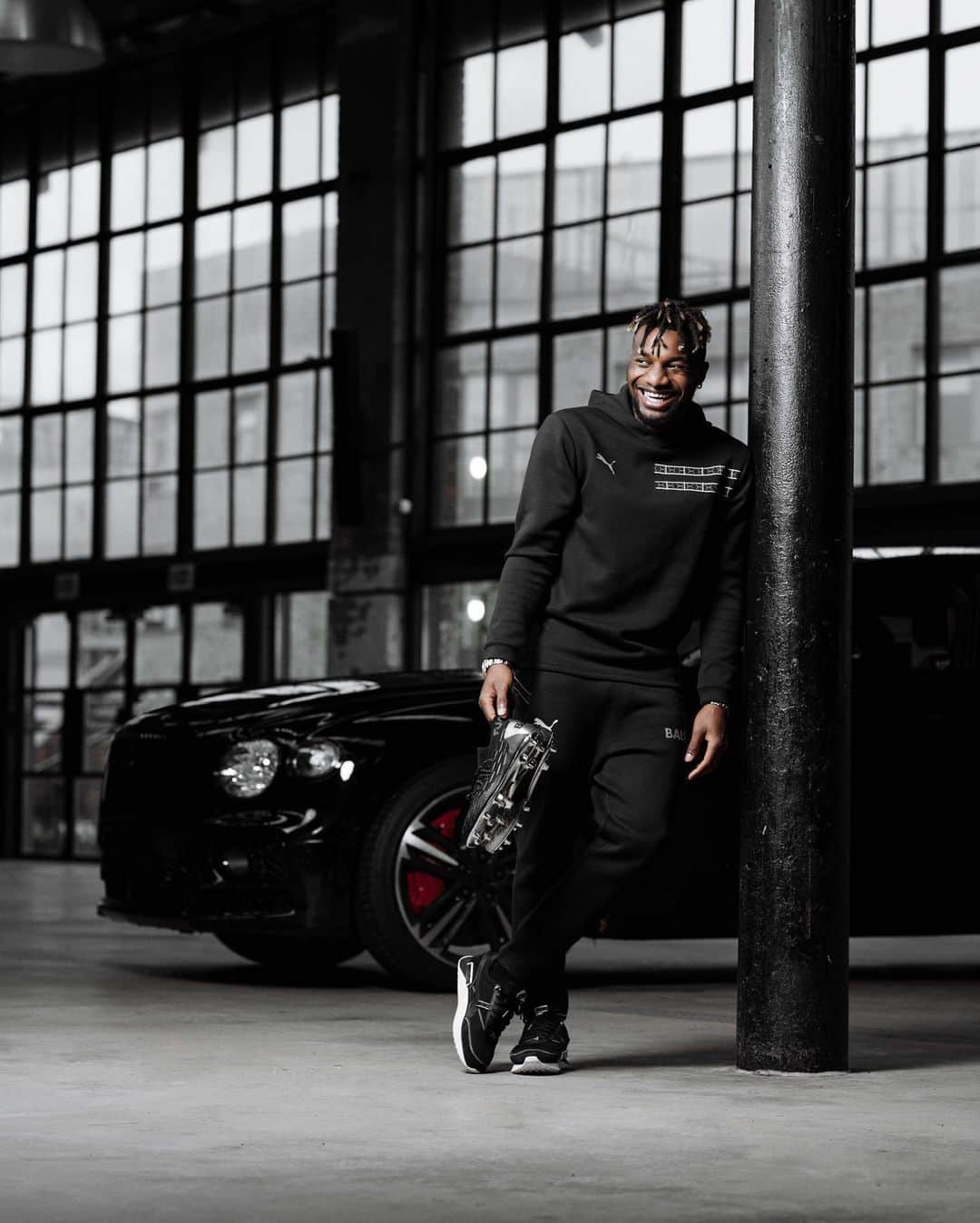 アーラン・セイント・マクシマンのインスタグラム：「One for the BALRs, all around the world. @pumafootball x @balr 🤝」