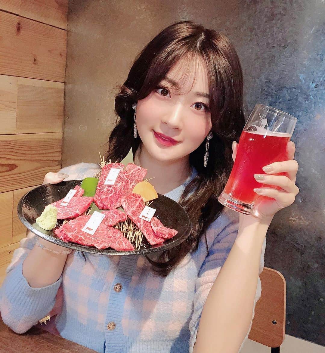 伊藤愛梨さんのインスタグラム写真 - (伊藤愛梨Instagram)「クラフトビール飲み放題と熟成焼肉を食べてきました🐮﻿ ビール好きの人にはありがたいお店ですね💕﻿ ﻿ @kadoushi_kinshichou﻿ ﻿ ﻿ ﻿ ﻿ ﻿ ﻿ ﻿ ﻿ ﻿ ﻿ ﻿ #カドウシ #錦糸町焼肉 #熟成焼肉 #熟成タン #肉スタグラム🍖 #春菊爆弾 #錦糸町グルメ #ベクターブルーイング #pr #トリドリベース」11月6日 1時17分 - ilovely1007_