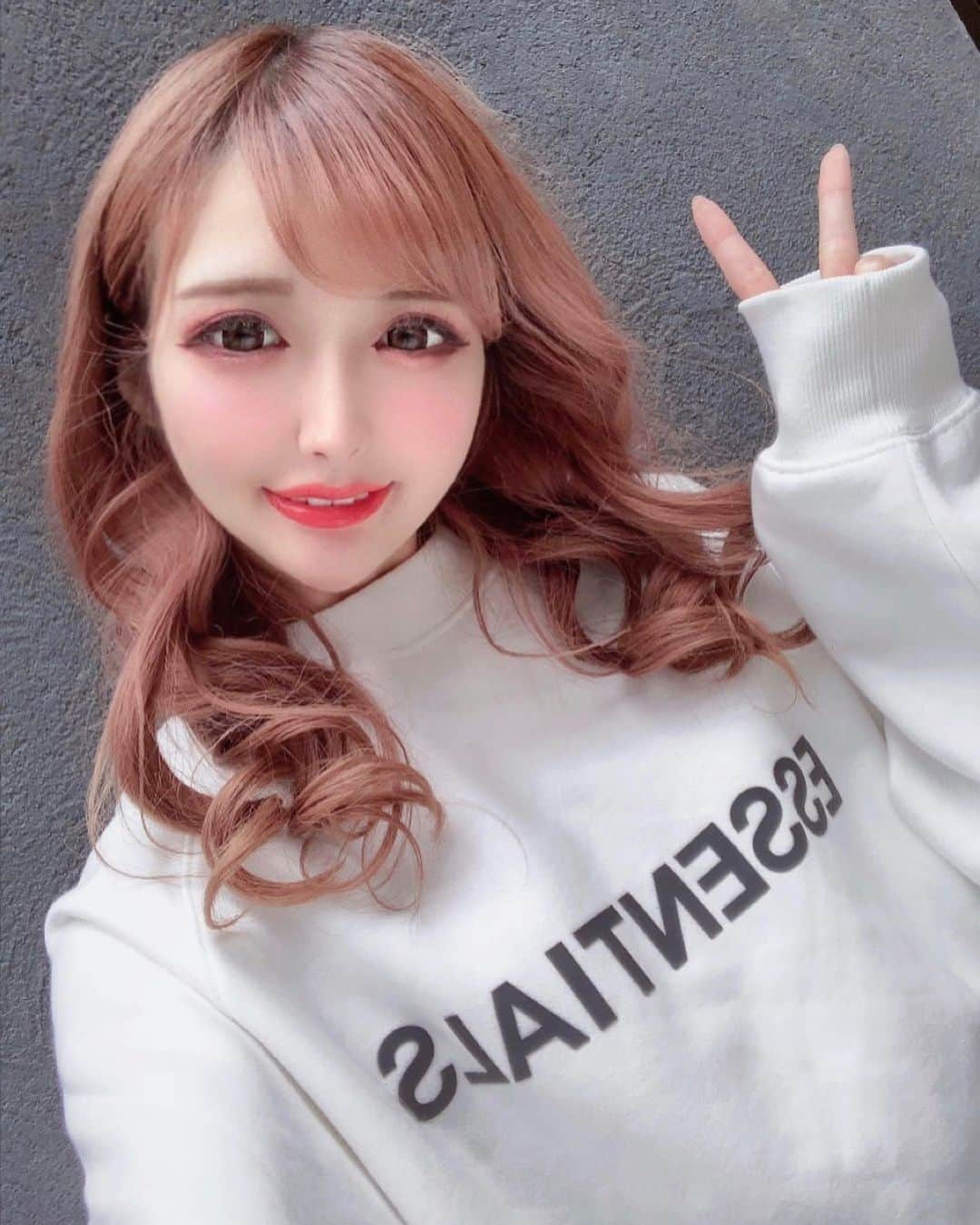 のインスタグラム：「. (•'-'•)♡ . . . . #キャバ嬢#キャバクラ#キャバ#ラウンジ嬢#ホスト#北新地#六本木#歌舞伎町#銀座#ミナミ#錦#中洲#すすきの#いいねしてくれた人で気になった人フォロー#フォローミー#いいね返し#フォロー返し#自撮り女子#like4likes#followme」
