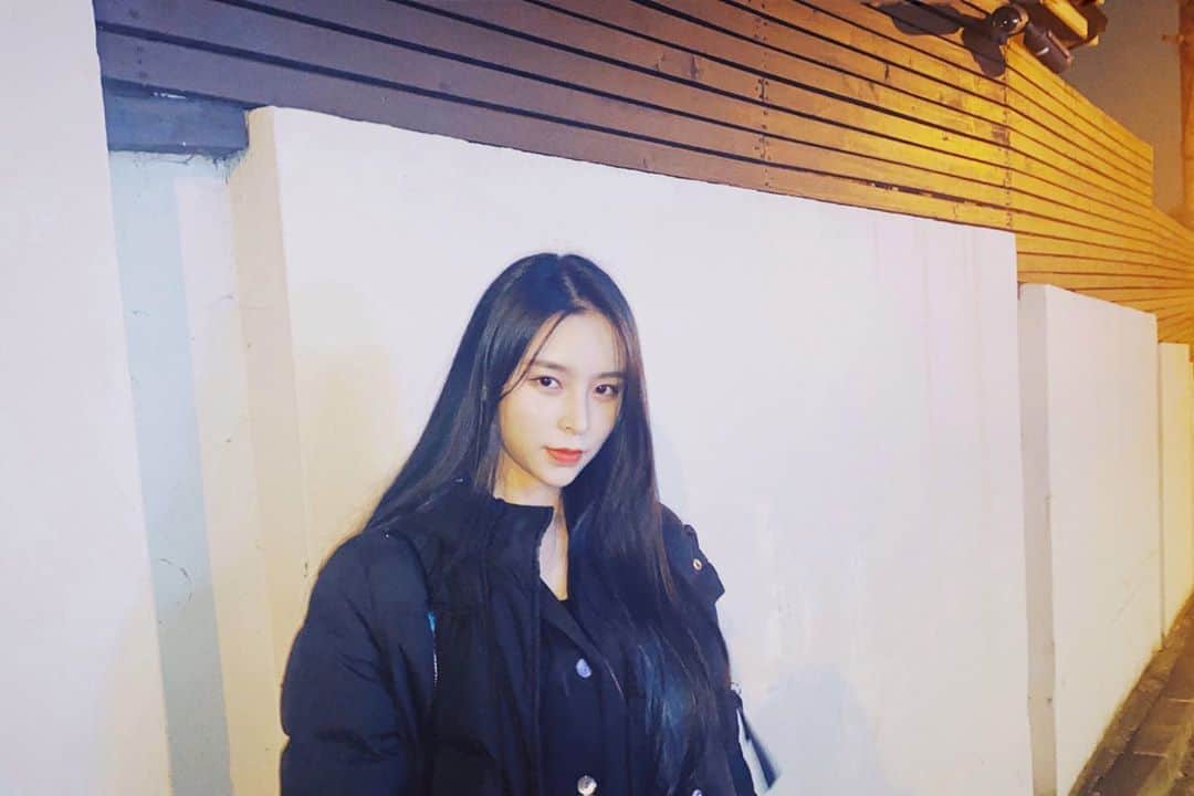 エルキーのインスタグラム：「👄」