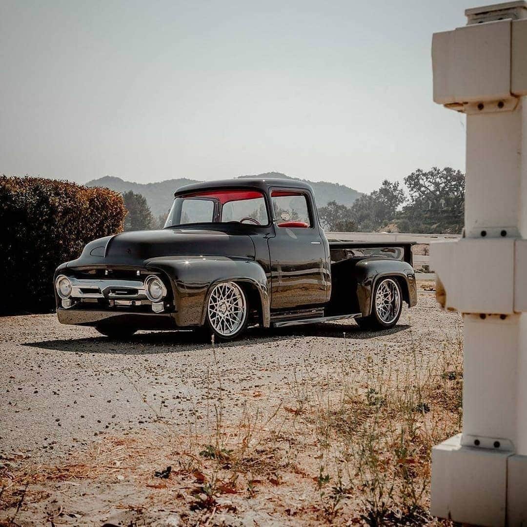 Classics Dailyさんのインスタグラム写真 - (Classics DailyInstagram)「#ClassicsFeature _____ One of the most beautiful F-100 bodies produced by Ford. Owner: @vision.one01 📷 @coreyallen_photography _____ #classiccar #musclecar #hotrod #protouring #prostreet #restomod #classicsdaily #streetrod #streetcar #customcar #hotrods #streetrods #ford #f100 #fordtrucks #truck」11月6日 11時00分 - classicsdaily