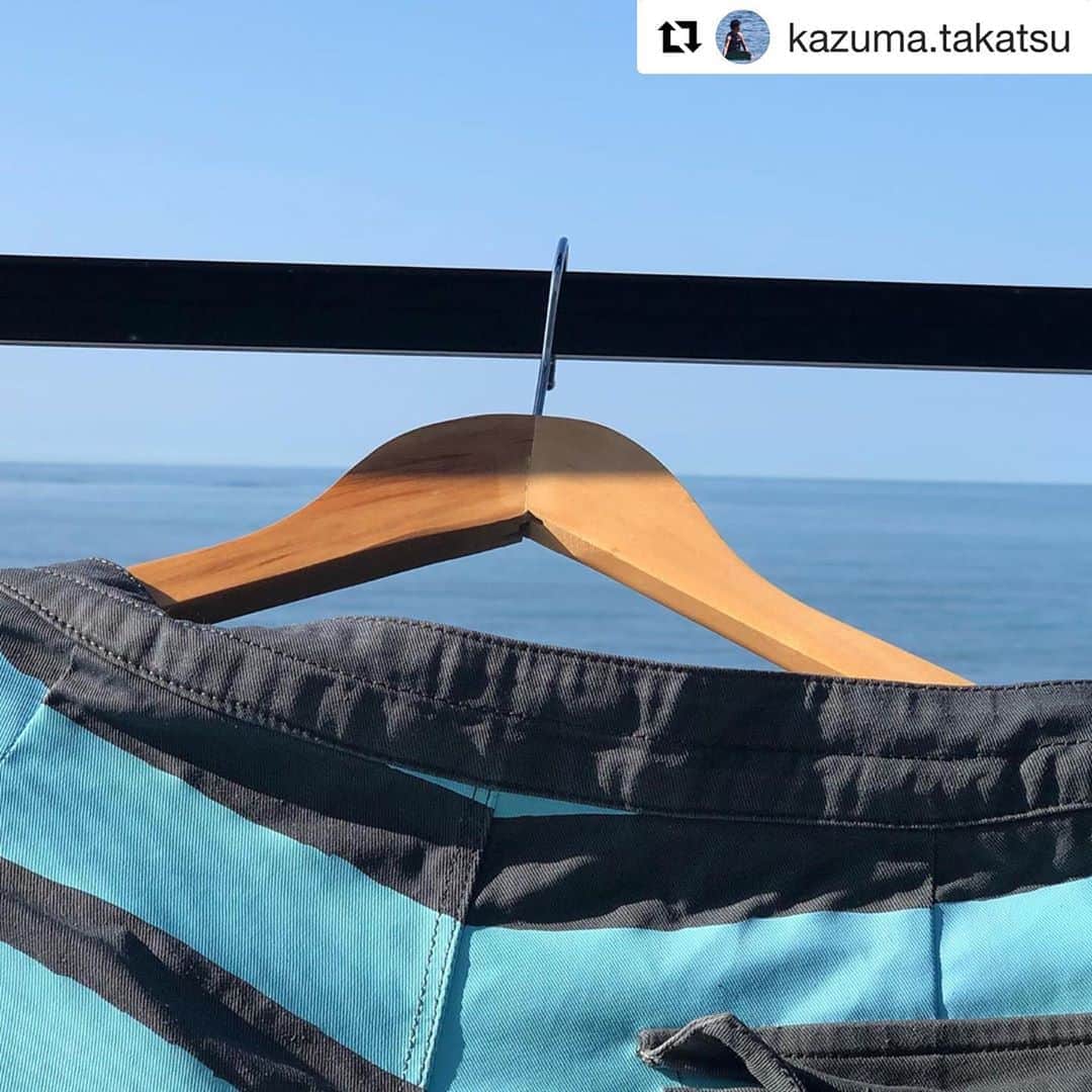 のインスタグラム：「干す🌈  リポストさせていただきました🙏🏼 歴代ありがとうございます🙌🏼  絶賛2021ver. 超先行予約受付中。 🎉年内予約の方🔻 BLUERスペシャルおまけ付👏🏼  @bluer.tokyo  bioリンクより http://www.bluer.tokyo  #Repost @kazuma.takatsu ・・・ #干す #bluer」