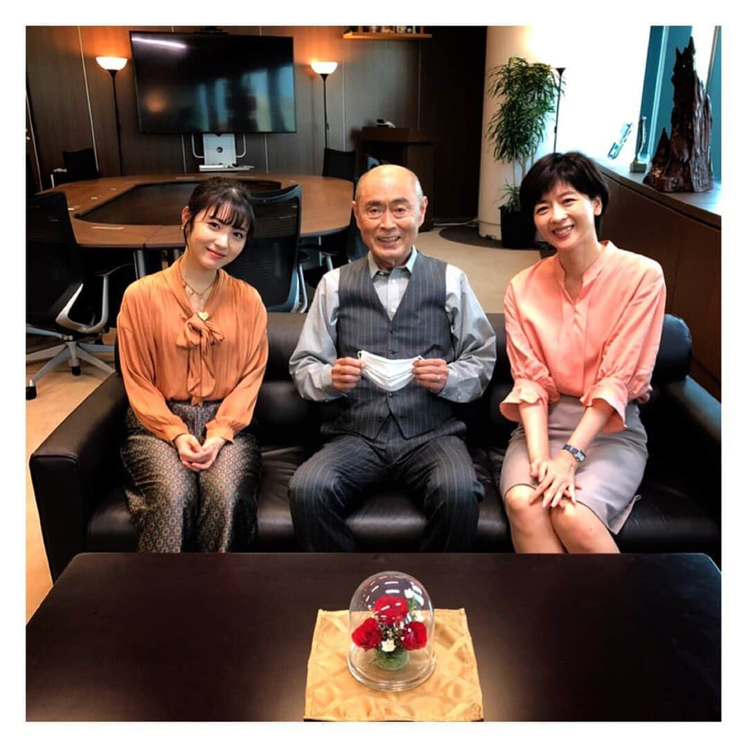 中山忍さんのインスタグラム写真 - (中山忍Instagram)「今夜です✨  30年ぶりの伊武雅刀さん！ 初めましての浜辺美波ちゃん❤️  そっと 優しさを感じる 可愛らしい美波ちゃんに 癒されてました  とっても楽しい撮影でした😊 お楽しみに🙌  #タリオ復讐代行の2人  NHK総合 11月6日(金)22:00〜OA  #ある日の撮影風景」11月6日 11時26分 - _shinobu_nakayama_