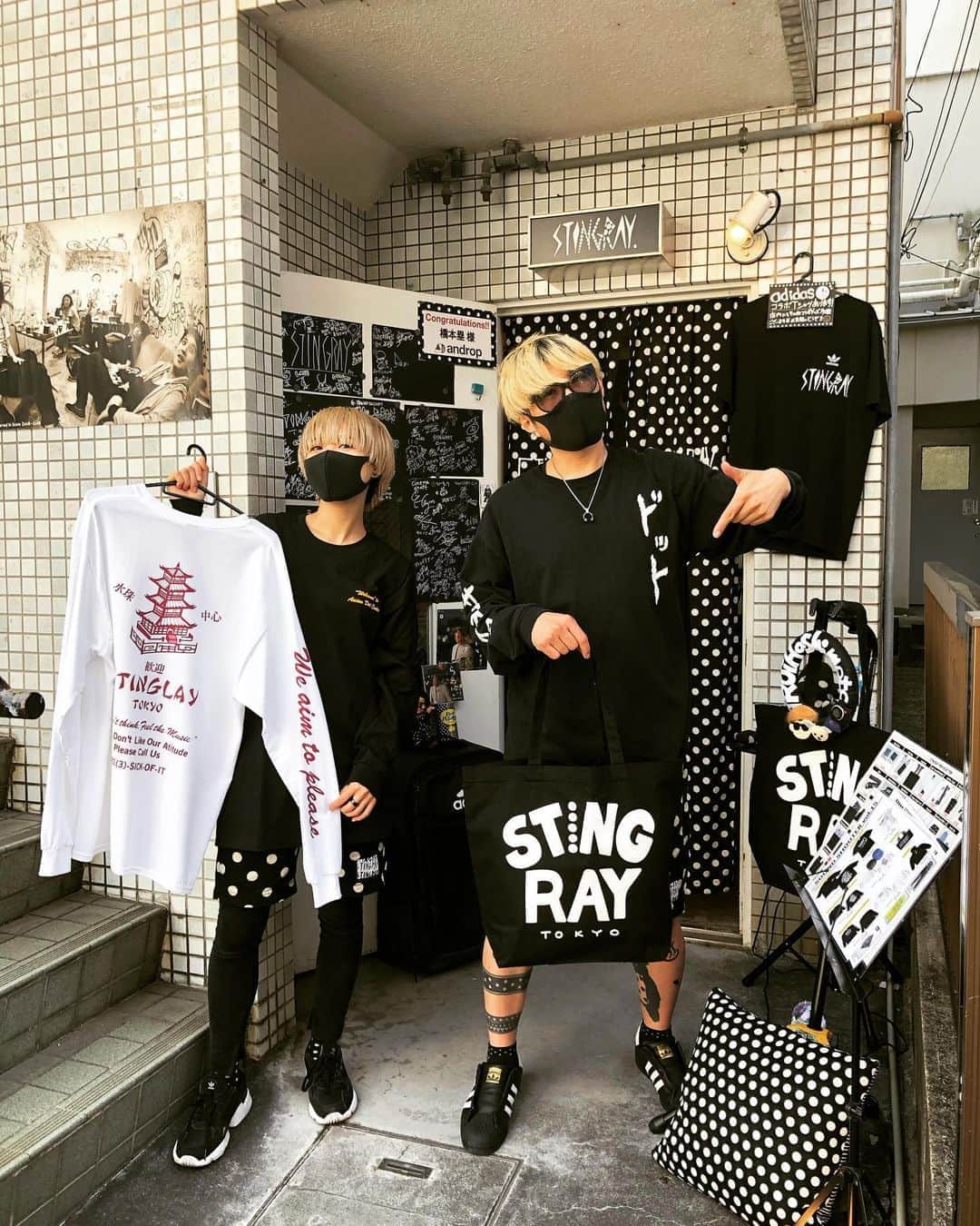 のインスタグラム：「【高松STINGRAY2日目オープン！】 21時までRockでCoolなセレクトショップ「AUDIO」隣のGALLERY(高松市常磐町2-3-36)！にてコロナ感染防止対策して10周年期間限定ショップスタート！僕は全日程ずっとお待ちしてます！買い物がてらや学校&仕事終わりに是非！ 12:30に今日明日週末イベント緊急発表！ #高松 #高松ショッピング #高松ファッション #stingray  #水玉　#スティングレイ #ストリート #streetfashion #dot #ドット #seek #welcome #joju #candystripper #adidas #allaround #theuniin #voo #moreaxe」