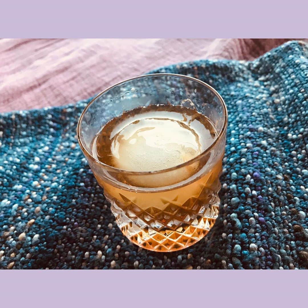 ブリアンナ・ブラウンのインスタグラム：「Fabulous tools I’ve been using to cope with the unknown of this election.  A lot of...Java, alcohol, emotional eating, exercise & online shopping.  Emotional everything at its best.  Great thing is that I’ll look cute when I’m at the grocery store ...wearing a mask.  😷😫🤪  God help us end this nightmare and #MakeAmericaIntelligentAgain」