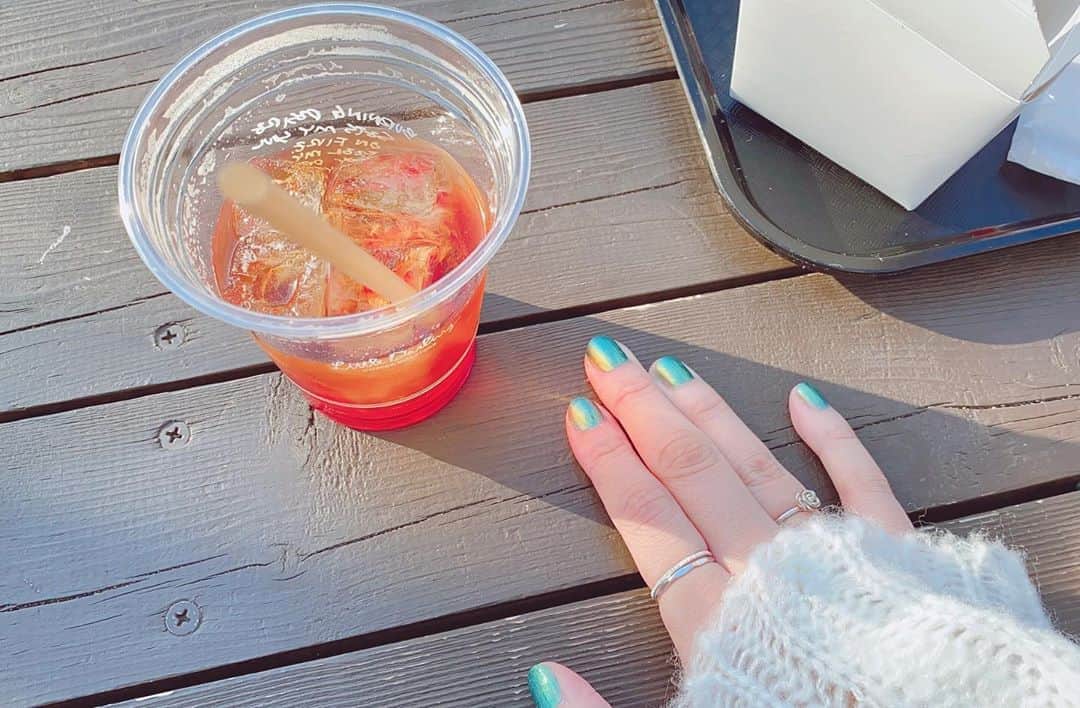 のインスタグラム：「. . だんだん寒くなってきた〜 . ニット✖️リング の組み合わせ好き☺︎ . #ring #指輪 #ネイル」