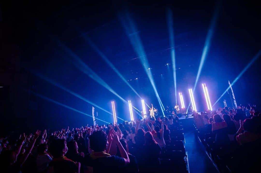 のインスタグラム：「本日は flumpool 10th Tour「Real」 8公演目の熊本公演です🏯  ご来場いただく皆様、、、 お待ちしてます！  #flumpool #10th #live #tour #real #kumamoto」