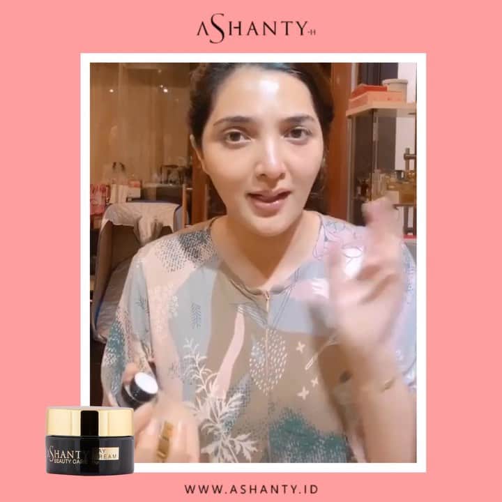 ASHANTY BEAUTY CREAM OFFICIALのインスタグラム：「Skincare routine Bunda Aashanty setiap malam yang tidak boleh tertinggal 🖤  Untuk wajah yang lebih sehat, cerah berseri, lembut, lembab, kencang dan kenyal ✨  _____________________________ Informasi dan pemesanan  Ashanty Beauty Cream Chat Via WA : WA: 081293823950 WA: 081287388885 WA: 087778489900 WA: 085781140354 ⚡️ Fast Respons Click Link On Bio Instagram @ashantyid ❣️ ______________________________ #ashantybeautycream #creamashanty #skincareashanty #skincare #skincareartis #skincarelokal #creamwajah #creamperawatanwajah #obatjerawat #jerawat #kosmetik #krimwajah #creamwajah #whiteningcream #ashantyid #ashanty」
